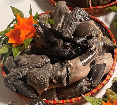 GÀ ĐEN H’ MÔNG Đặc Sản Trứ Danh của Vùng Núi Tây Bắc